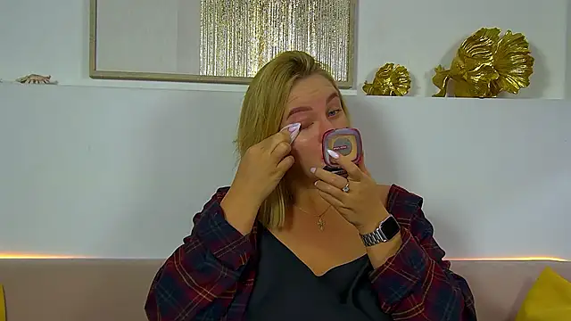 MariaNeumann online show from November 2025 06:40:02 PM