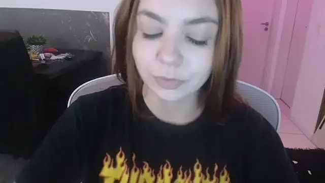 Snapshot of HotRuiva chatting on October 2025 09:49:01 PM HotRuiva online show from October 2025 09:49:01 PM