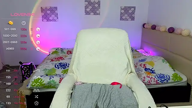 Snapshot of MiaMiki chatting on January 2025 06:05:01 PM MiaMiki online show from January 2025 06:05:01 PM