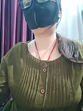 Aishwaryaa 69 online show from March 2026 01:26:01 PM