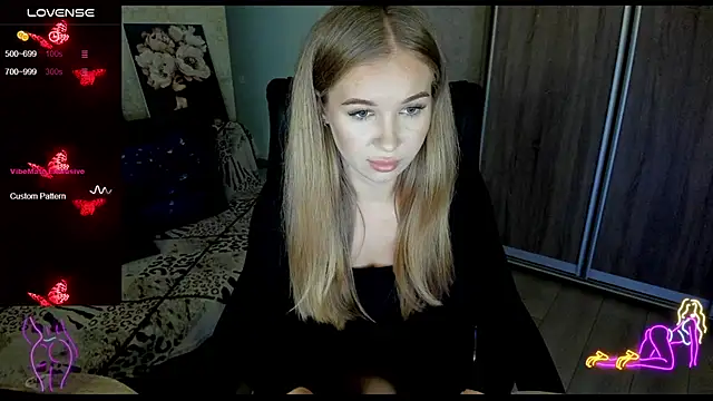  NigoNika online show from October 2025 02:07:01 PM