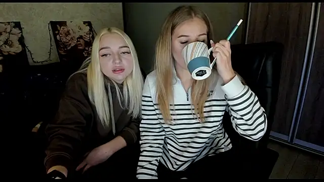  NigoNika online show from October 2025 08:30:01 PM