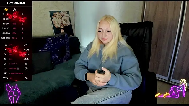  NigoNika online show from October 2025 08:44:01 AM