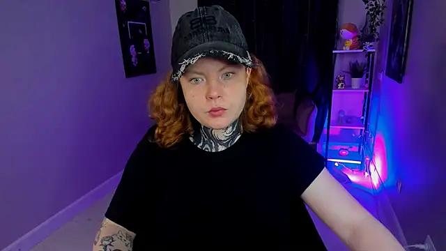 Cassie xKiss online show from October 2025 08:32:02 PM