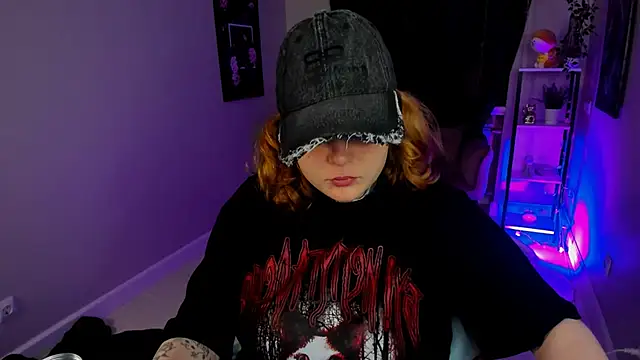 Cassie xKiss online show from October 2025 08:32:02 PM