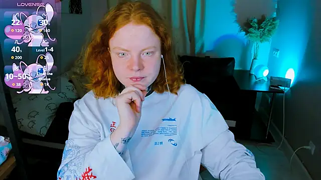 Snapshot of Cassie_xKiss chatting on December 2025 08:32:02 PM Cassie xKiss online show from December 2025 08:32:02 PM