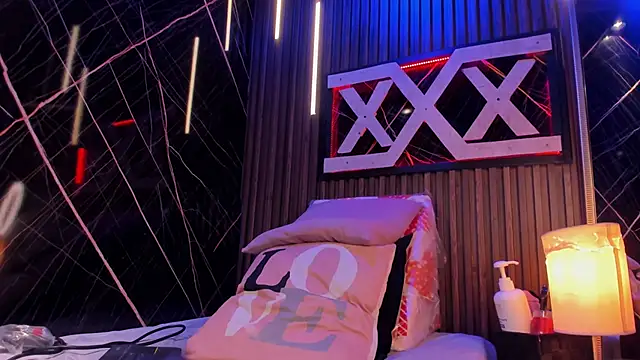 Kloe Suarez  online show from October 2025 08:07:01 PM