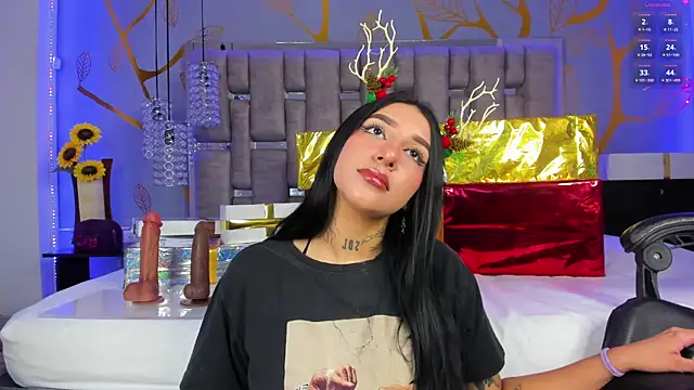 Leiaa  online show from December 2024 12:10:02 AM