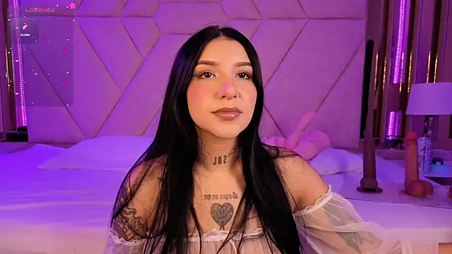 Snapshot of Leiaa_ chatting on November 2025 06:08:02 AM Leiaa online show from November 2025 06:08:02 AM