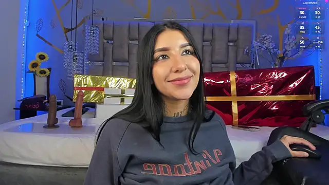 Leiaa  online show from December 2024 05:25:01 AM