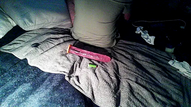 Snapshot of Jacknjimmyjohn chatting on December 2025 12:22:02 PM Jacknjimmyjohn online show from December 2025 12:22:02 PM