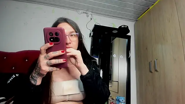 Sweet-Suck69 online show from September 2025 06:17:01 AM