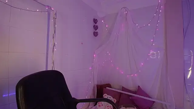 Giia paiige18 online show from February 2026 01:44:02 PM