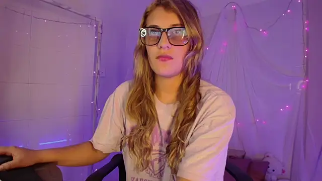 Giia paiige18 online show from November 2025 10:13:01 PM