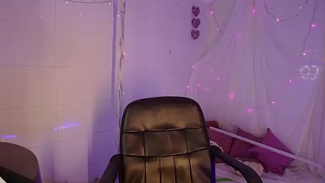 Giia paiige18 online show from February 2026 11:40:02 PM