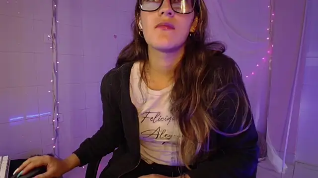 Giia paiige18 online show from September 2025 01:04:01 PM