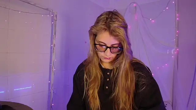 Giia paiige18 online show from November 2025 11:20:01 PM