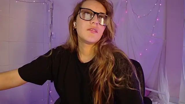 Giia paiige18 online show from February 2026 07:23:01 PM