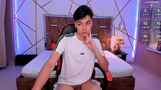 Gerony  online show from February 2025 04:49:01 AM
