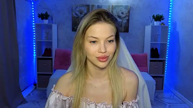 EmmyMills online show from February 2026 09:12:01 PM