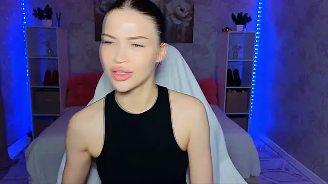 EmmyMills online show from May 2026 06:29:01 PM