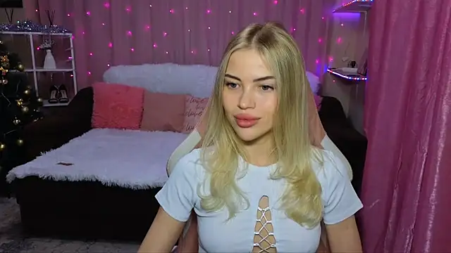 EmmyMills online show from December 2024 09:30:02 PM