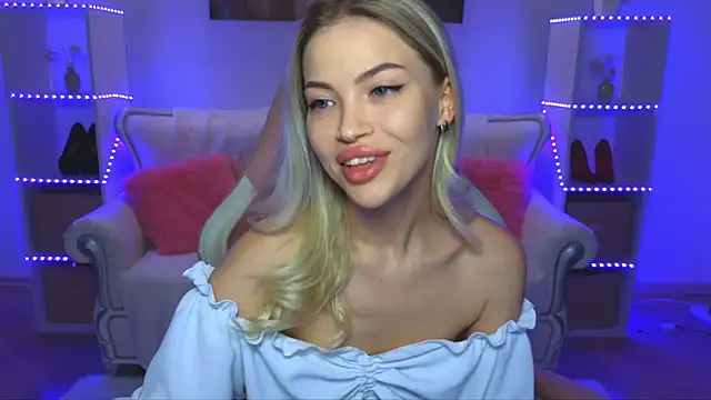 EmmyMills online show from September 2025 11:27:02 PM