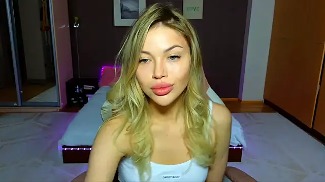 EmmyMills online show from February 2025 09:27:02 PM