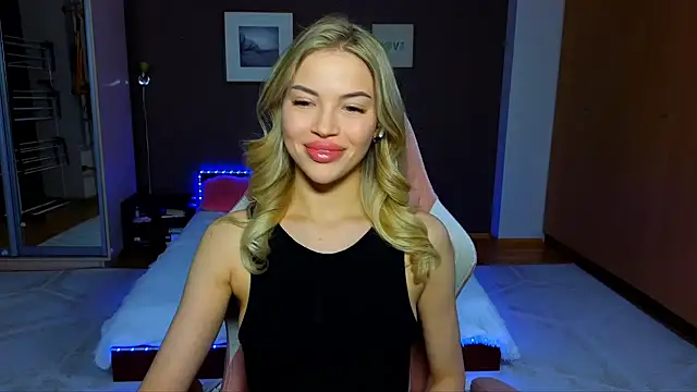 EmmyMills online show from March 2025 10:10:02 PM
