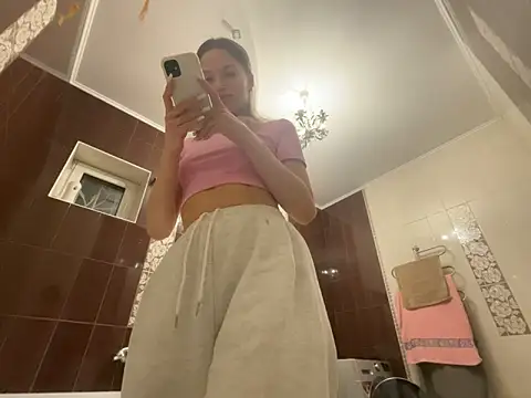 EmmyMills online show from March 2026 10:38:01 PM