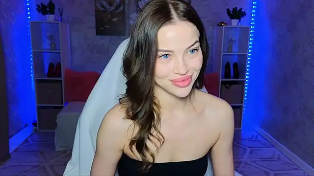 EmmyMills online show from May 2026 09:56:01 PM