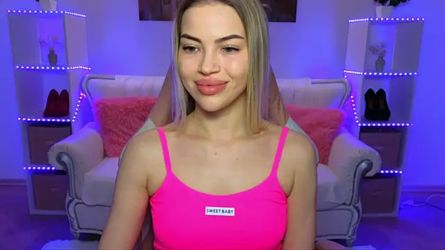 EmmyMills online show from December 2025 08:47:01 PM