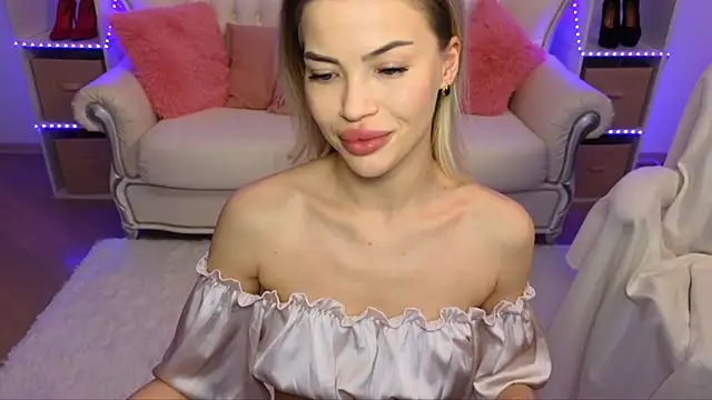 EmmyMills online show from November 2025 11:47:02 PM