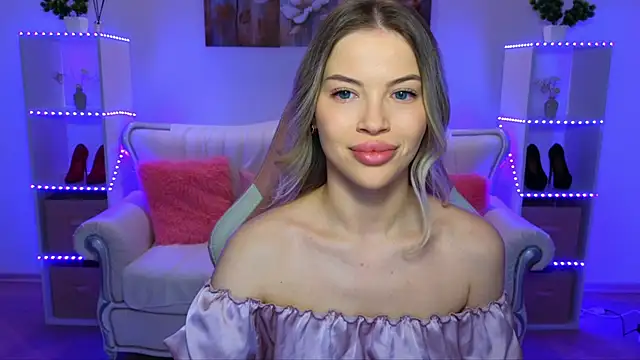 EmmyMills online show from January 2026 09:00:02 PM