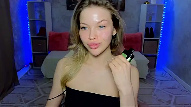 EmmyMills online show from April 2026 07:31:02 PM