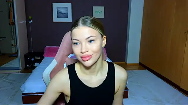 EmmyMills online show from February 2025 11:21:02 PM