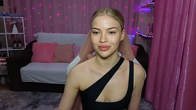EmmyMills online show from December 2024 05:07:02 PM