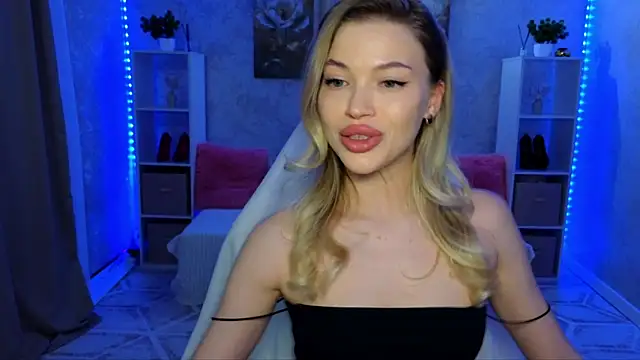 EmmyMills online show from February 2026 08:53:02 PM