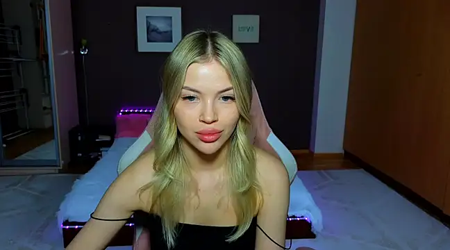 EmmyMills online show from March 2025 12:18:02 AM