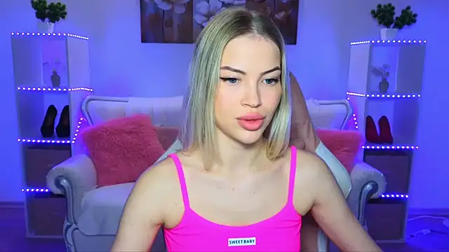 EmmyMills online show from October 2025 09:17:01 PM