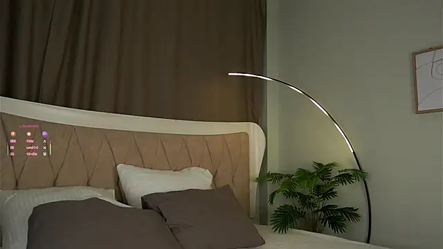 LillianLester online show from September 2025 01:42:01 AM