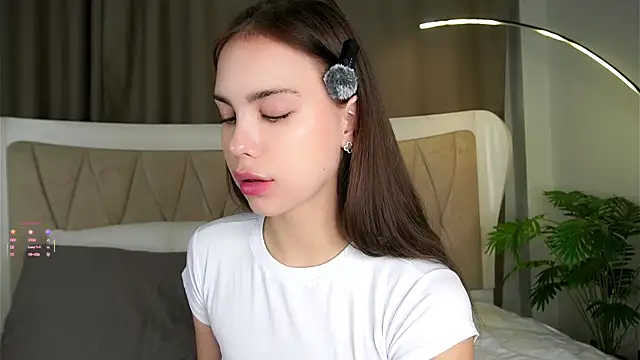 LillianLester online show from October 2025 02:23:02 AM