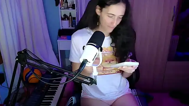 MemiKouki online show from November 2025 05:35:01 PM