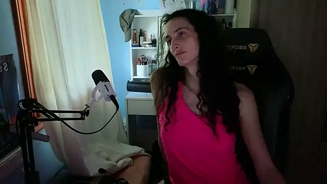 MemiKouki online show from May 2026 06:16:01 PM