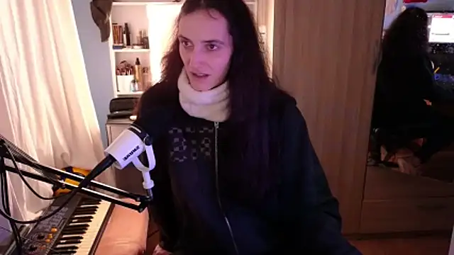 MemiKouki online show from December 2025 04:40:02 PM