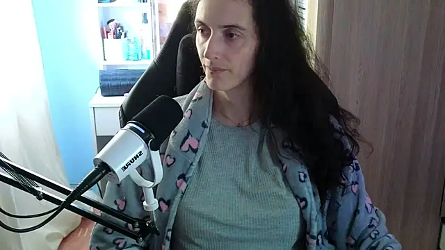 MemiKouki online show from October 2025 03:31:02 PM