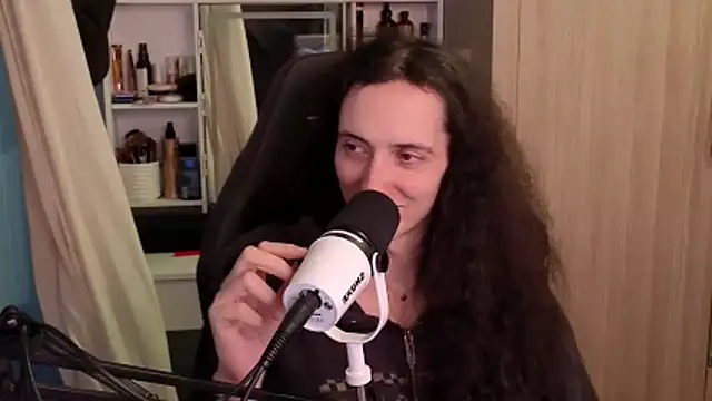 MemiKouki online show from February 2026 03:01:01 PM