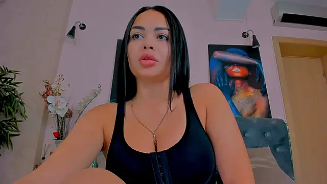 Snapshot of MichelleReys chatting on September 2025 05:13:01 PM MichelleReys online show from September 2025 05:13:01 PM