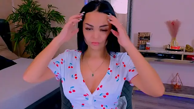 Snapshot of MichelleReys chatting on November 2025 08:46:02 PM MichelleReys online show from November 2025 08:46:02 PM