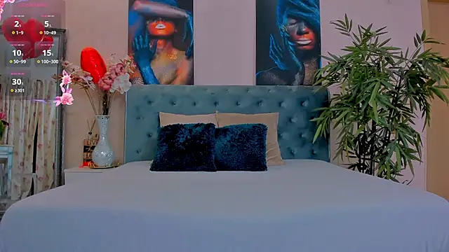 Snapshot of MichelleReys chatting on March 2025 09:34:01 PM MichelleReys online show from March 2025 09:34:01 PM